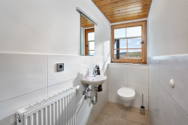 Ferienwohnung 2: Separates WC